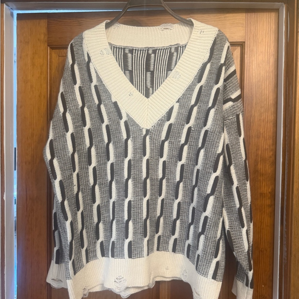 Buckle Size Med Distressed Brown and Cream Women's Sweater